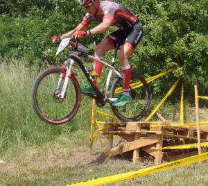 "Davidův skok" - dominanta hlavního okruhu ve Žďárné.